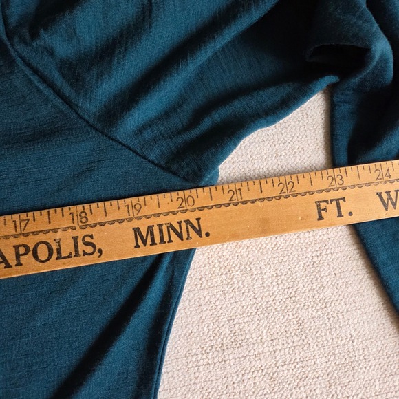 Segments 100% Merino Wool Base Layer Top Green Crewneck Womens Large Winter - Picture 7 of 9
